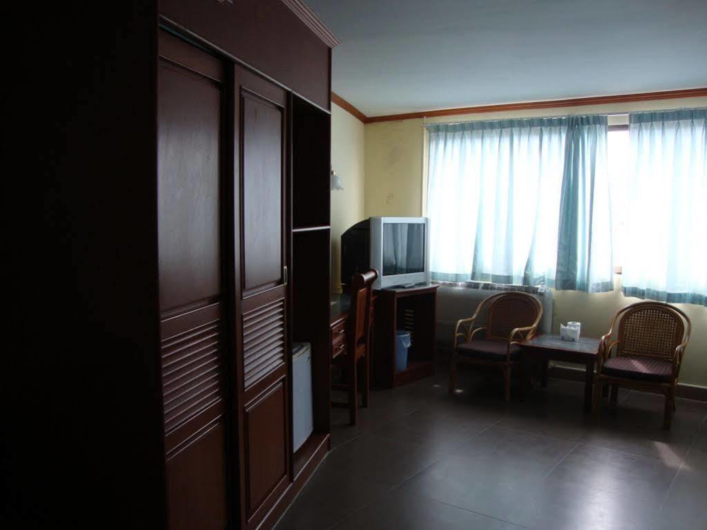 Thai Hotel Krabi town Exterior foto